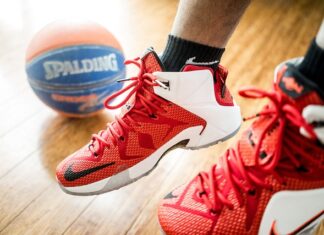 W jakich butach gra LeBron James? W jakich butach gra LeBron James?